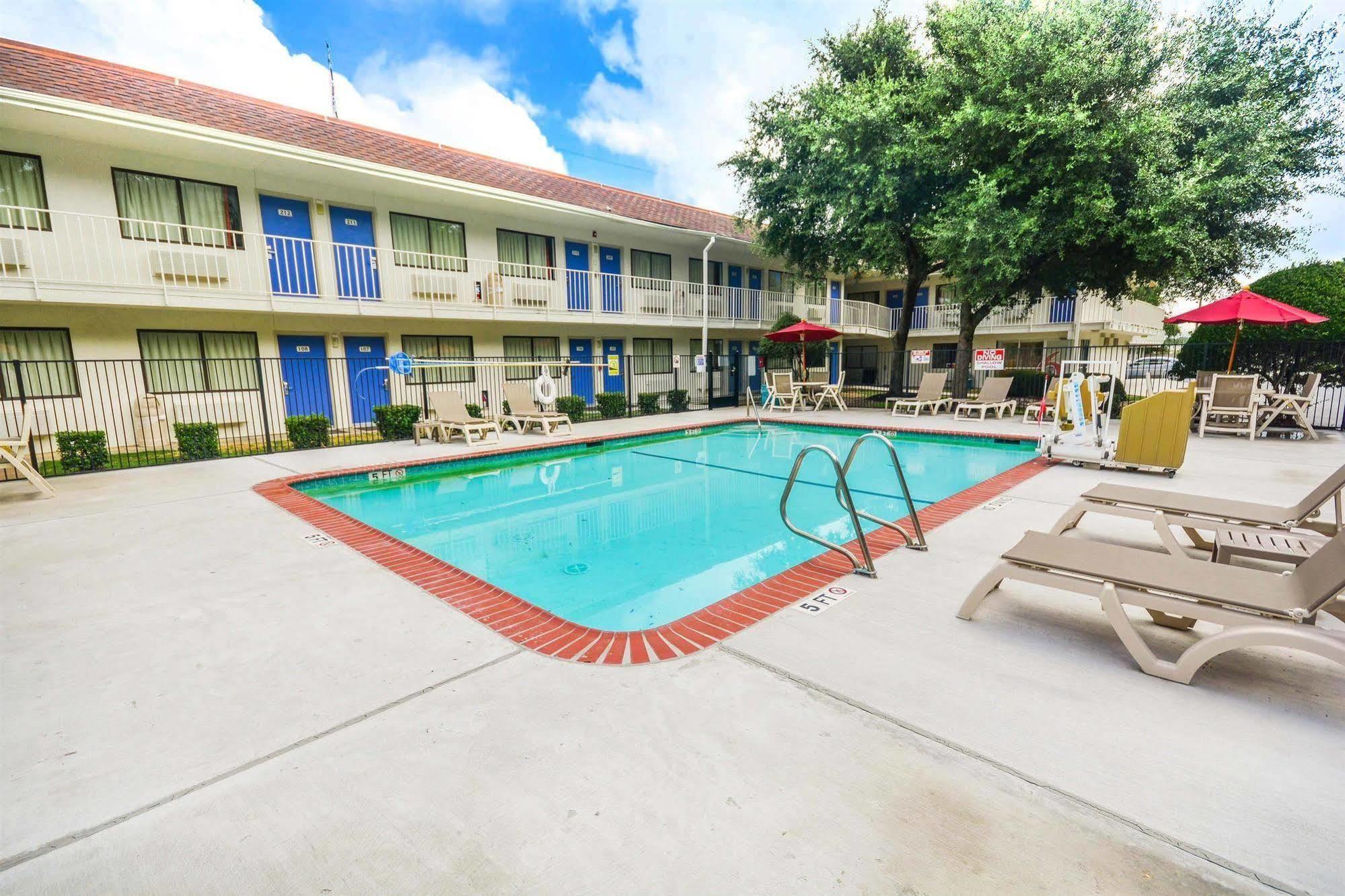 Motel 6-Huntsville, Tx Bagian luar foto