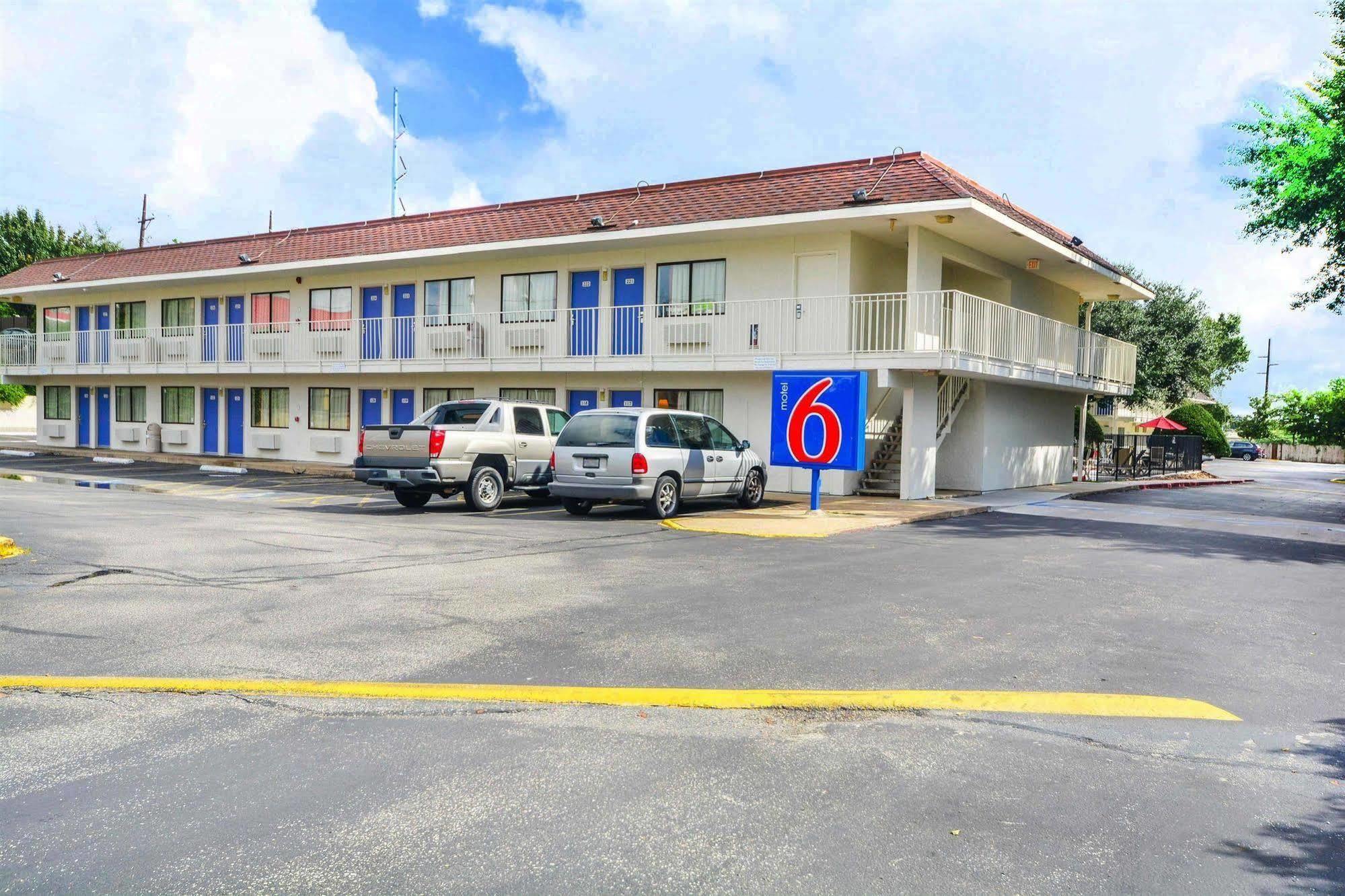 Motel 6-Huntsville, Tx Bagian luar foto